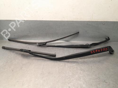 Used Front windshield wiper arm Front windshield wiper arm 37408795 37408795