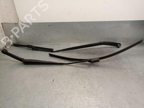 Used Front windshield wiper arm FIAT TIPO Estate (356_, 357_) 1.4 (356WXF1B) (120 hp) 22248909