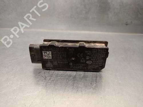 Used Antenna/Base AUDI A3 Sportback (8YA, 8YF) 35 TFSI (150 hp) 25273493