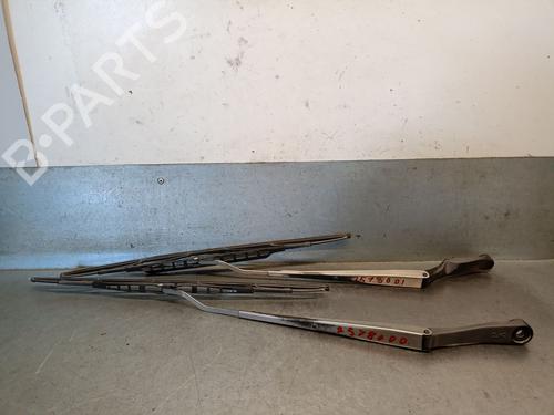 Used Front windshield wiper arm Front windshield wiper arm 34059896 34059896