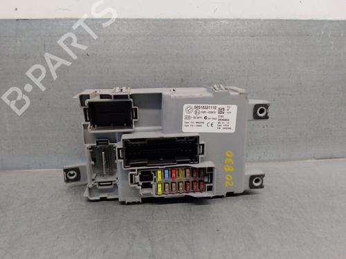 Used Fuse box Fuse box 19066772 19066772
