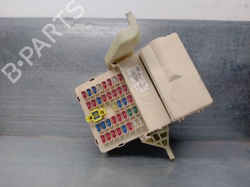 Used Fuse box Fuse box 17467688 17467688