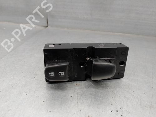 Used Right front window switch NISSAN JUKE (F15) [2010-2019]  16325336