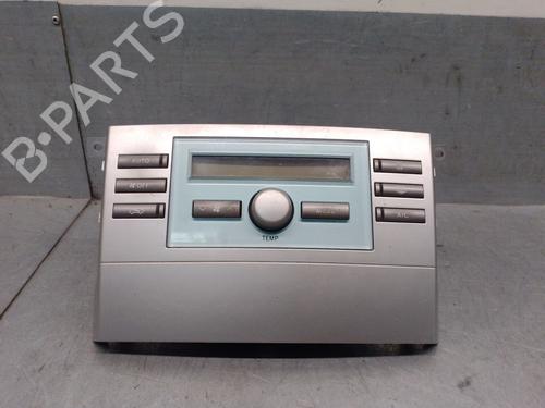 Used Climate control TOYOTA COROLLA Verso (ZER_, ZZE12_, R1_) 2.2 D-4D (AUR10_, AUR10R) (177 hp) 31599269