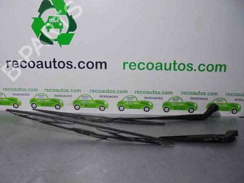 Used Front windshield wiper arm CHRYSLER VOYAGER IV (RG, RS) 3.3 (174 hp) 12186605