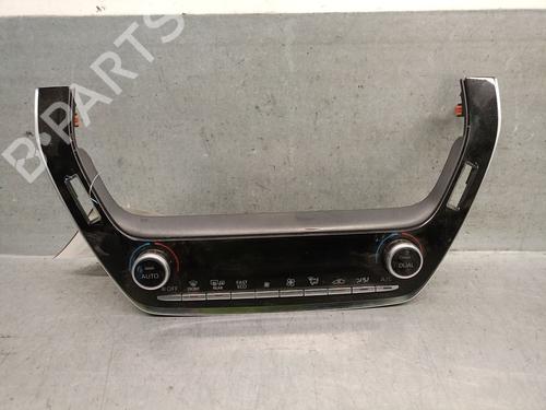 Comando chauffage TOYOTA COROLLA Saloon (_E21_) 1.8 VVTi Hybrid (ZWE211, MZEA12) (98 hp) 32454761