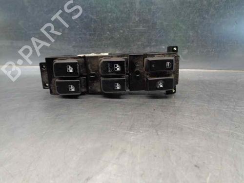Used Left front window switch HYUNDAI SANTA FÉ II (CM) 2.2 CRDi 4x4 (155 hp) 7299587