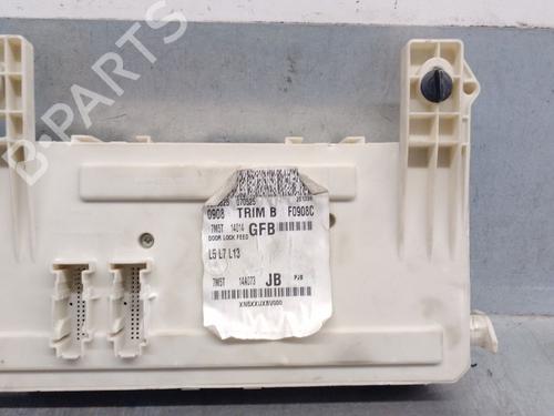 Fuse box FORD FOCUS II (DA_, HCP, DP) 2.0 TDCi | BP28327034E1 