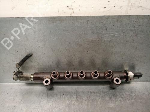 Used Injection rail OPEL ZAFIRA TOURER C (P12) 1.6 CDTI (75) (120 hp) 31918199