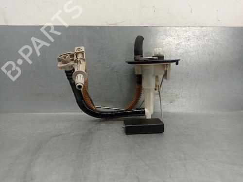Used Fuel pump MERCEDES-BENZ C-CLASS (W202) C 220 CDI (202.133) (125 hp) 27628550
