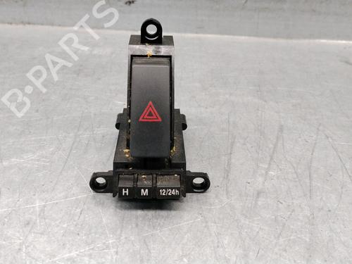 Pulsante luci di emergenza Pulsante luci di emergenza MAZDA 5 (CR) 1.8 (CR19) (116 hp) 37270678 37270678
