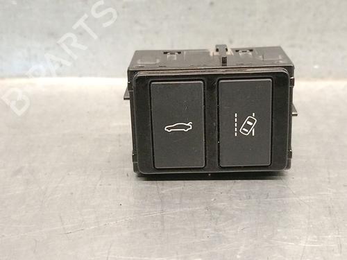 Used Switch JAGUAR XE (X760) 2.0 D (180 hp) 27556779