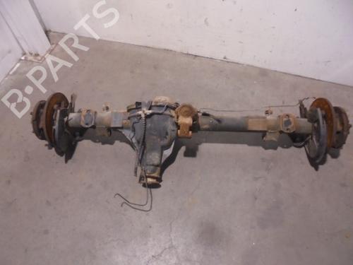 Used Rear axle LAND ROVER DEFENDER Pick Up (L316) 2.5 Td5 4x4 (L316) (122 hp) 10551758