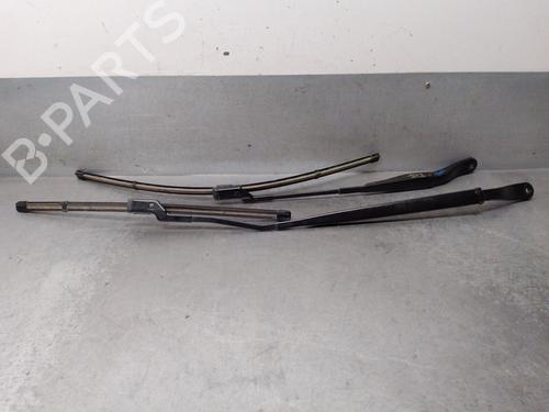 Used Front windshield wiper arm RENAULT AUSTRAL TCe 130 (131 hp) 23205204