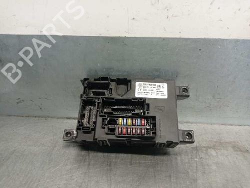 Used Fuse box Fuse box 8193158 8193158