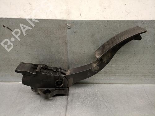 pedal-mercedes-benz-cla-coupe-c117-2013-2014-2015-2016-2017-2018-2019-39684926 main image
