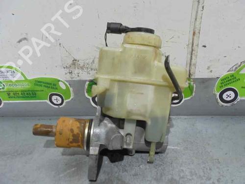Used Brake master cylinder BMW 5 (E39) 528 i (193 hp) 2051640