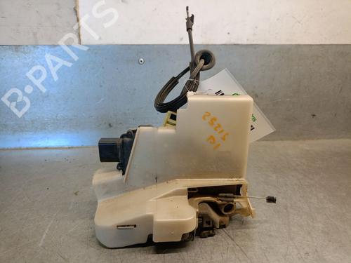 Venstre fortil lås Venstre fortil lås VW BORA I (1J2) 1.9 TDI (101 hp) 33984011 33984011