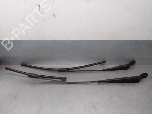 Used Front windshield wiper arm Front windshield wiper arm 32989121 32989121