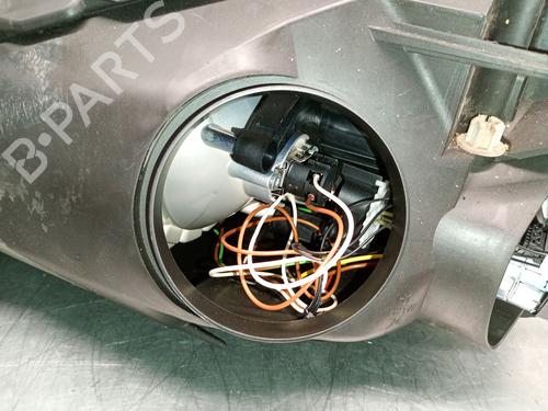 Right headlight CITROËN C4 Grand Picasso I (UA_) 2.0 HDi 138 | BP29915793C29