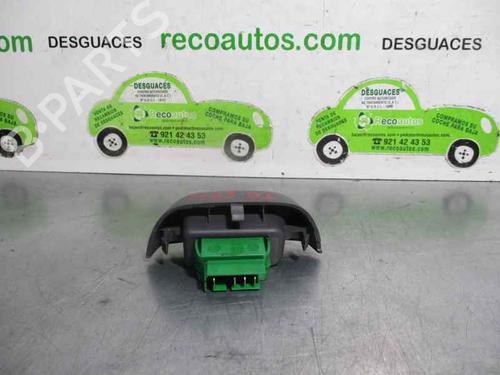 Left front window switch PEUGEOT 107 (PM_, PN_) 1.0 | BP3135638I27 