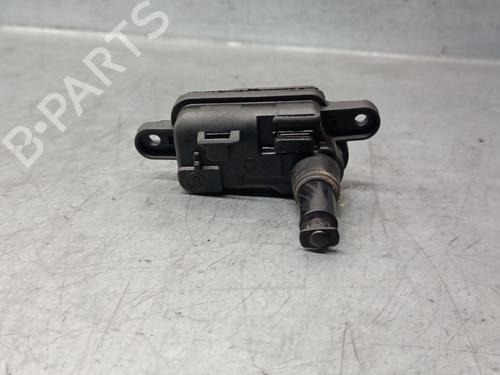 Used Fuel door actuator VW TOURAN (5T1) 1.4 TSI (150 hp) 30754973