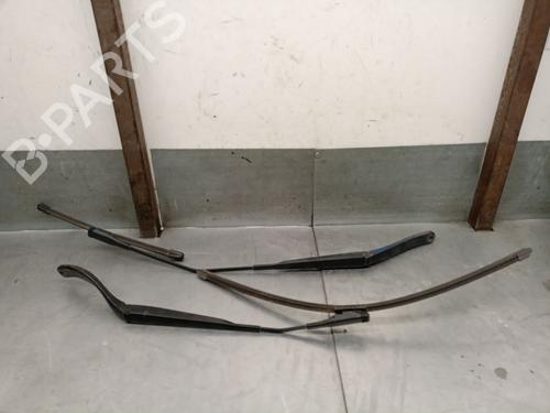 Used Front windshield wiper arm Front windshield wiper arm ALFA ROMEO MITO (955_) 1.6 JTDM (955AXC1B) (120 hp) 39716029 39716029