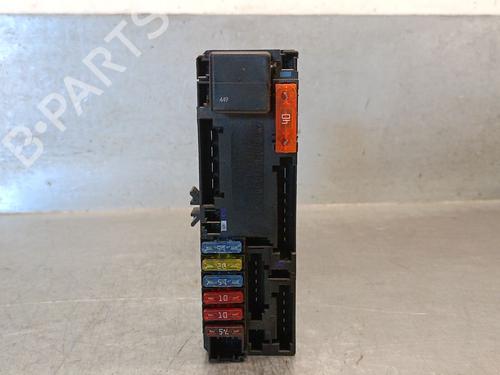 Used Fuse box Fuse box 37442444 37442444