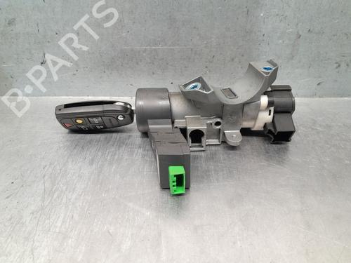 Używane Stacyjka Stacyjka VOLVO S60 I (384) 2.5 T (210 hp) 37408772 37408772