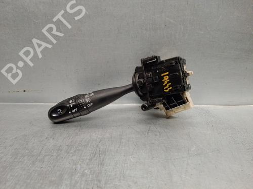 Used Headlight switch TOYOTA COROLLA (_E12_) 1.6 VVT-i (ZZE121_, ZZE121R) (110 hp) 16272096