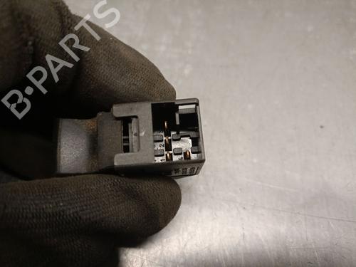 Right front window switch SEAT LEON (1M1) 1.9 TDI | BP22723333I26 