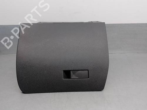 Used Glove box Glove box 18257244 18257244