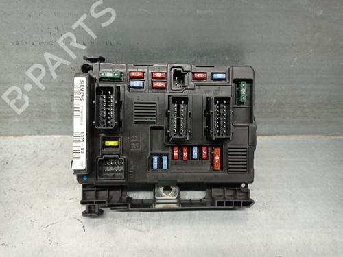 Used Fuse box RENAULT CLIO II (BB_, CB_) 1.5 dCi (B/CB08) (82 hp) 30657368