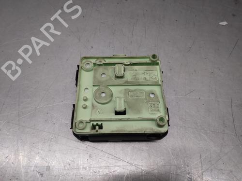 Used Fuse box BMW X3 (E83) 3.0 d (218 hp) 15838652