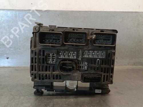 Used Fuse box Fuse box 36837990 36837990