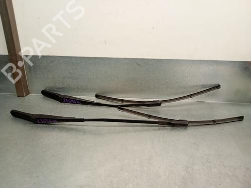 Used Front windshield wiper arm AUDI A5 (F53, F5P) 2.0 TFSI (252 hp) 30053180