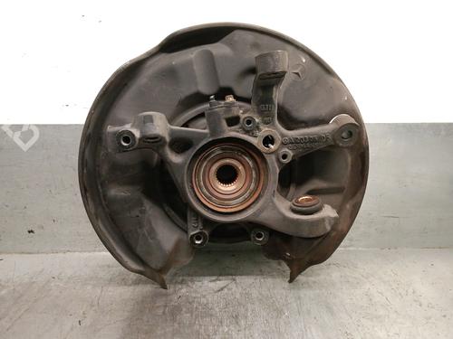 Used Left rear steering knuckle Left rear steering knuckle MERCEDES-BENZ CLK (C209) CLK 320 (209.365) (218 hp) 32844271 32844271