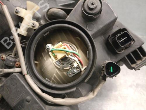 Left headlight HYUNDAI H-1 / STAREX Bus (A1) 2.5 CRDi | BP22721523C28 