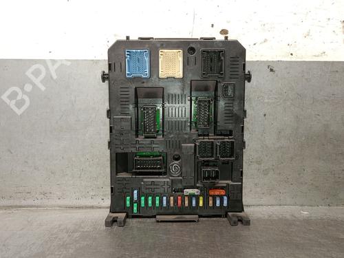 Used Fuse box Fuse box 39093929 39093929