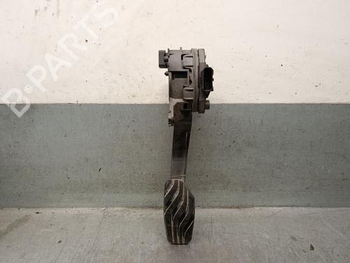 Pédale RENAULT CAPTUR II (HF_) TCe 90 (HFM6) (91 hp) 32028541