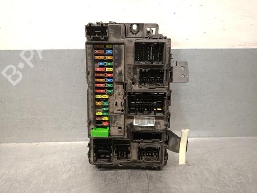 Used Fuse box Fuse box 39560115 39560115