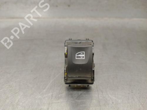 interrupteur-de-vitre-avant-droite-renault-express-box-bodympv-2021-39502827 main image