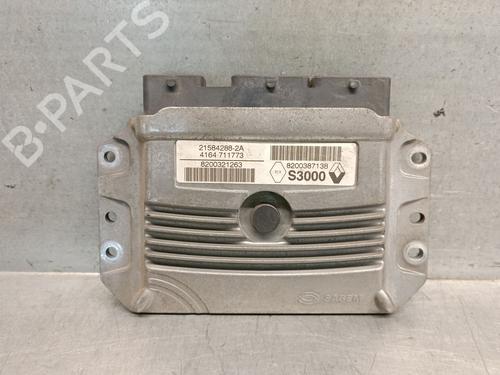 Centralita motor RENAULT MEGANE II Saloon (LM0/1_) 1.6 16V (LM1R, LM0C) (112 hp) 30279825