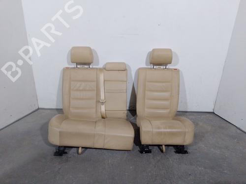 Siège arrière VW TOUAREG (7LA, 7L6, 7L7) 2.5 R5 TDI (174 hp) 32313532