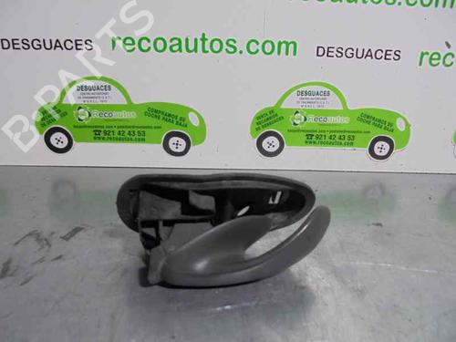 Venstre fortil invendig håndtag FIAT SEICENTO / 600 (187_) 1.1 (187AXB, 187AXB1A, 187AXC1A02) (54 hp) 3216932