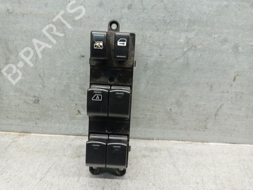 Used Left front window switch NISSAN MURANO I (Z50) 3.5 4x4 (245 hp) 32124950