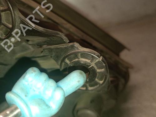 Left headlight KIA SORENTO I (JC) 2.5 CRDi 4WD | BP22722213C28 