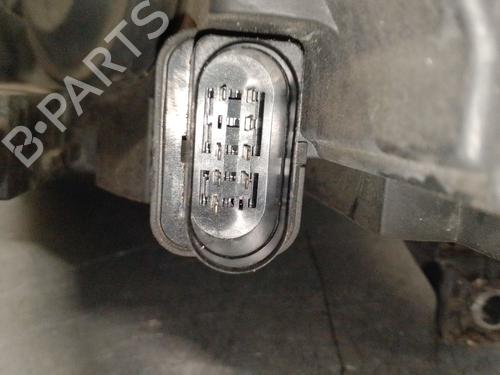 Right headlight VW PASSAT B6 (3C2) 2.0 TDI 16V | BP30169531C29