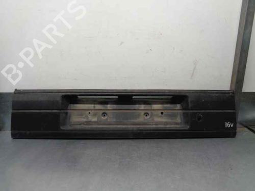 Trunk håndtak ROVER 200 II Hatchback (XW) 214 GSi/Si (103 hp) 8141706