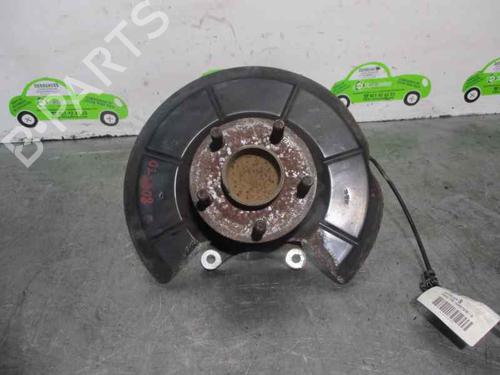 Used Right rear steering knuckle VOLVO C70 II Convertible (542) D5 (180 hp) 2082298